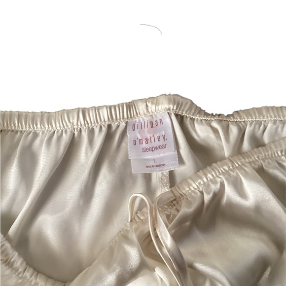 (Bundle!!) Gilligan & O'Malley Cream Satin Sleepwear size (L) - Picture 4 of 6